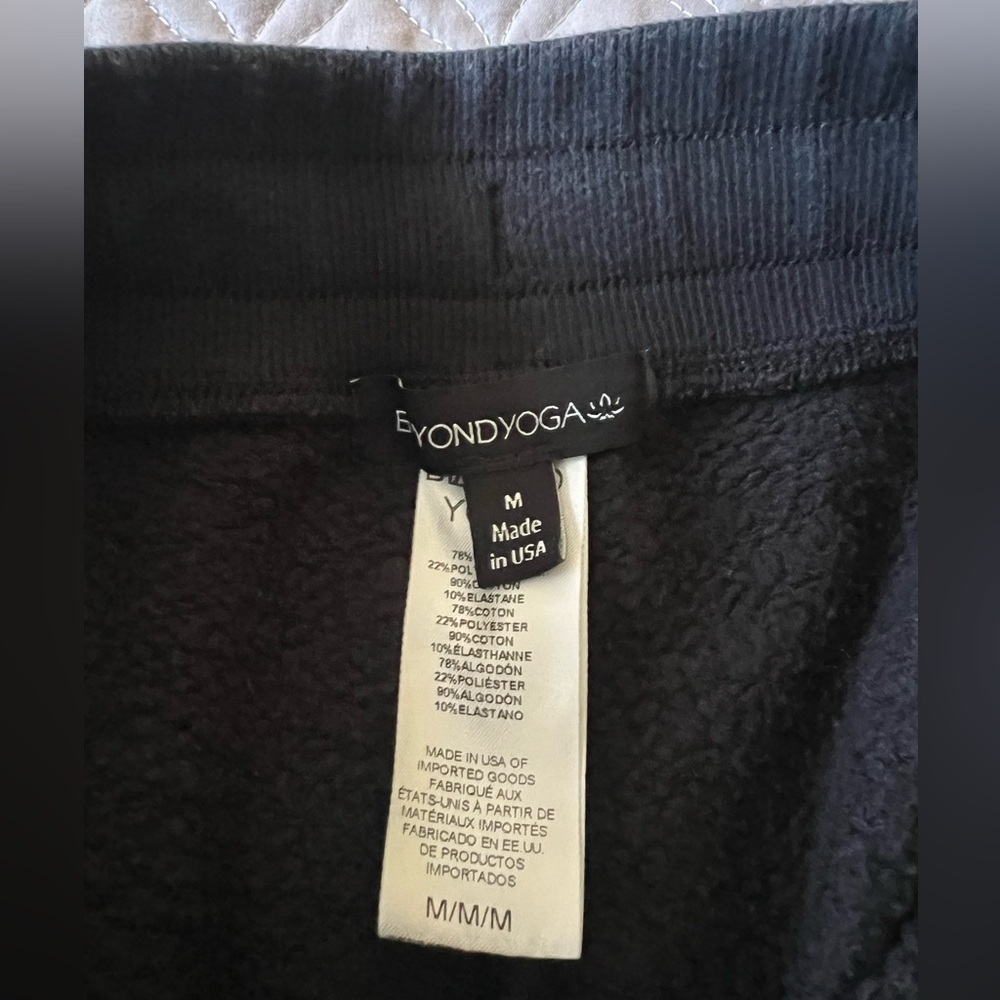 Beyond Yoga Black Jogger Pants View 2
